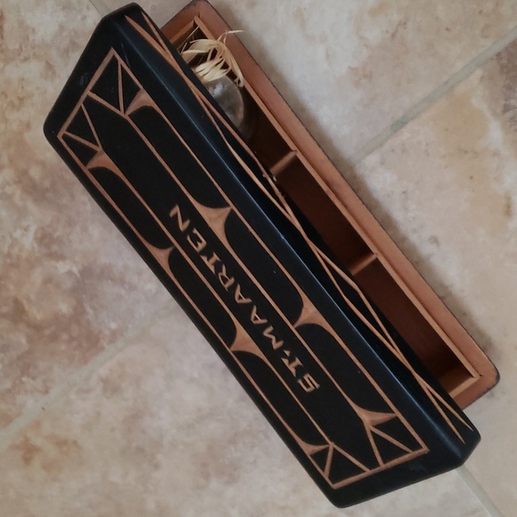 Vintage Carved Wooden Trinket Box from St. Marteen - Picture 7 of 16